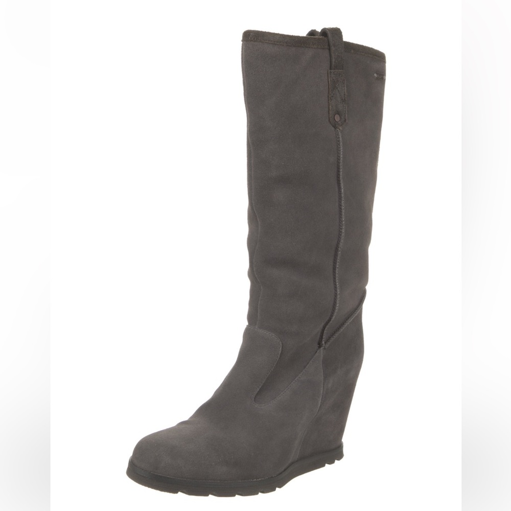 UGG Soleil grey wedge boots / SUPER COMFY / FALL WINTER - STUNNING ON